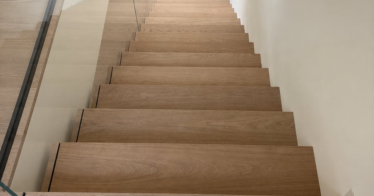 Kragarmtreppe in Eiche